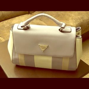 Women’s handbag brand new, never used with tags.